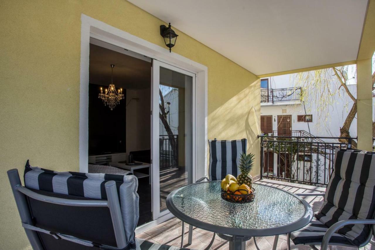 Ferienwohnung Tip Deluxe Podstrana Exterior foto