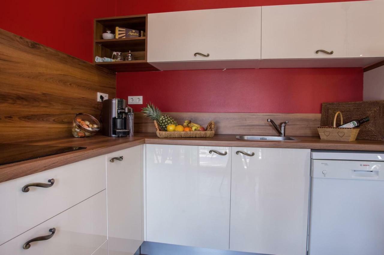Ferienwohnung Tip Deluxe Podstrana Exterior foto