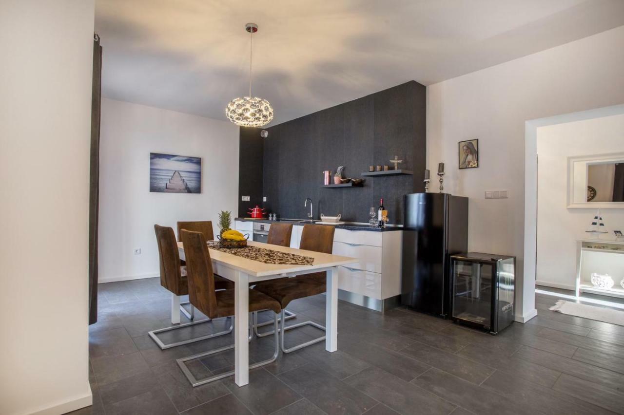 Ferienwohnung Tip Deluxe Podstrana Exterior foto