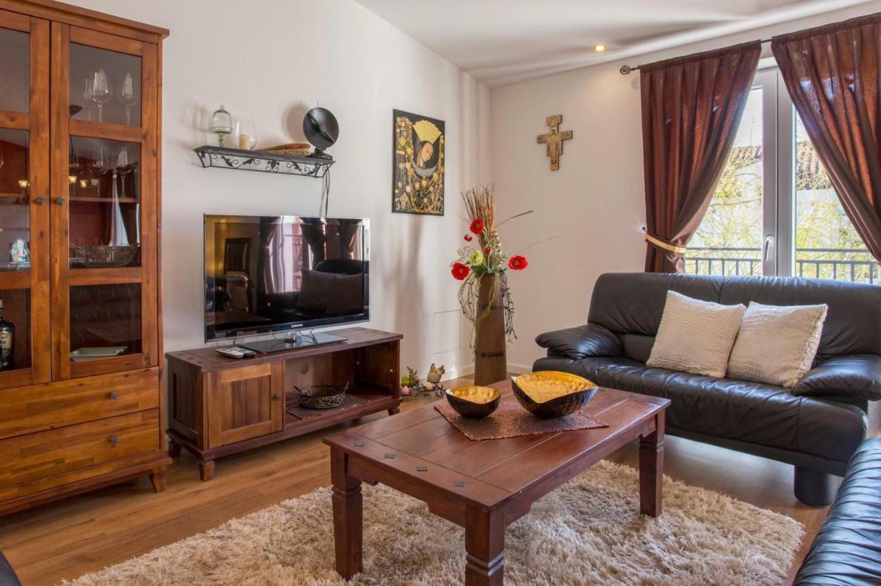 Ferienwohnung Tip Deluxe Podstrana Exterior foto