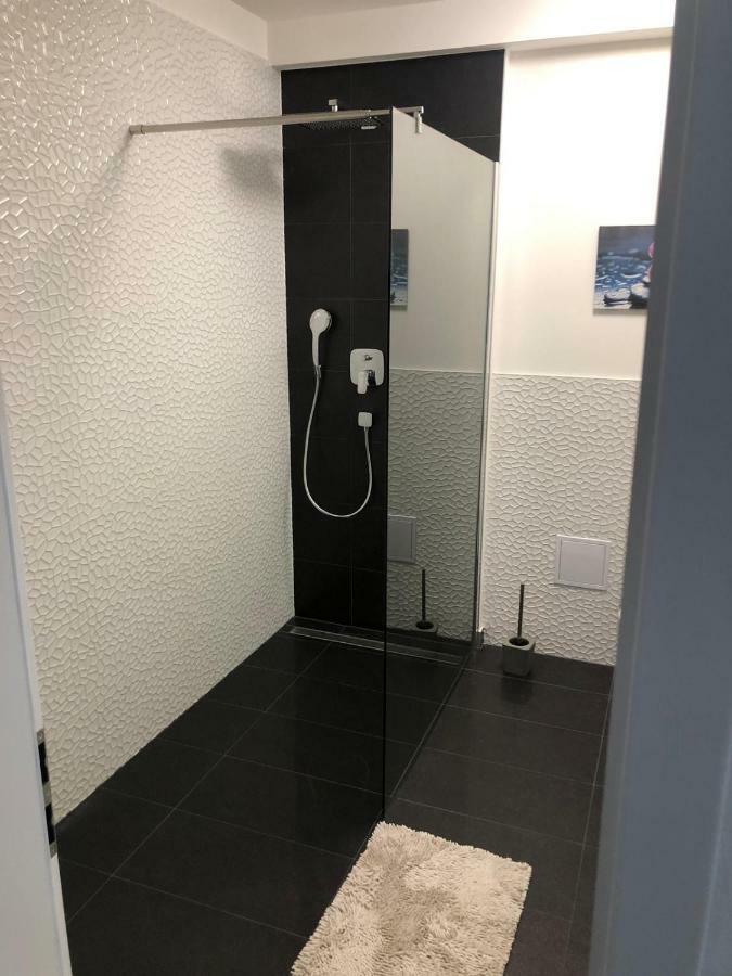 Ferienwohnung Tip Deluxe Podstrana Exterior foto